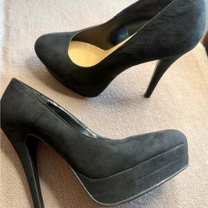 Lauren Conrad Black Heels
Size 6M